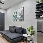 12 Minutes From Downtown Phoenix - 1 Bedroom