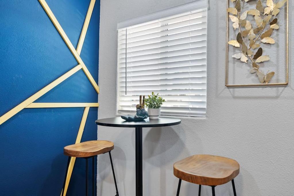 Apartment 12 Minutes From Downtown - 1 Bedroom Phoenix